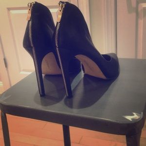 Gently used bcbgeneration heels